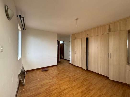 2 Bed Apartment with En Suite in Lavington image 10