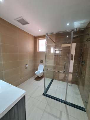 3 Bed Apartment with En Suite in Nyali Area image 20