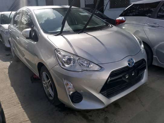 Toyota aqua silver image 1