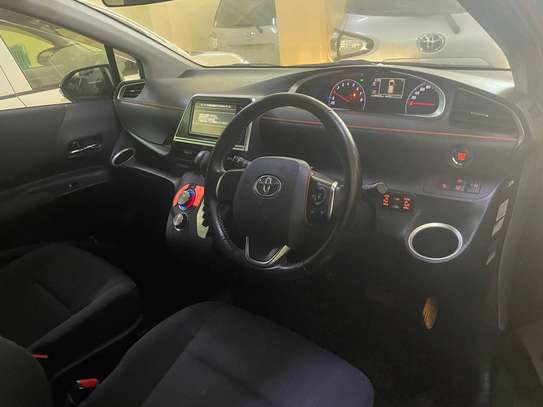Toyota sienta normal image 4