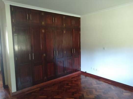 4 bedroom townhouse for rent in Muthaiga image 8