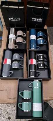 Gift pack non breakable thermos flask set with 3cups image 1