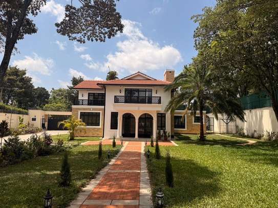 6 Bed House with En Suite in Runda image 12