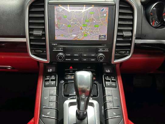 Porsche Cayenne Turbo 2018 image 8