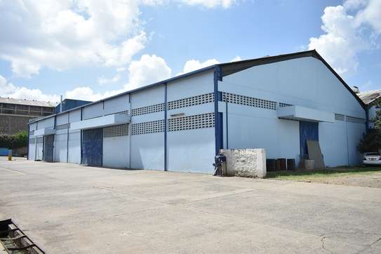 2.59 ac warehouse for sale in Industrial Area image 5
