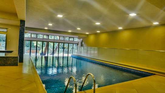 Serviced 3 Bed Apartment with En Suite in Parklands image 3