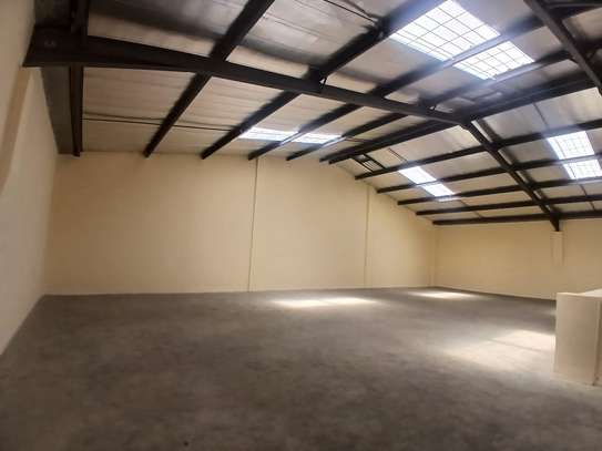 7,100 ft² Warehouse with Parking in Ruaraka image 1