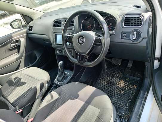 Volkswagen polo Hatchback image 7