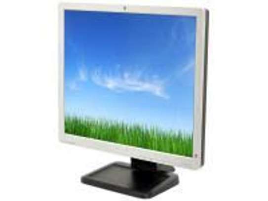 17 inches hp monitor (SQUARE) image 3