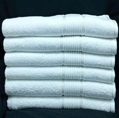 WHITE PRESTIGE  LARGE TOWELS image 2