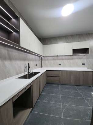 5 Bed Apartment with En Suite in Kileleshwa image 5