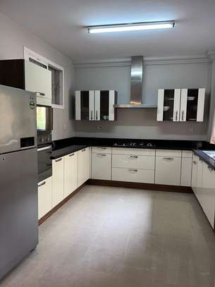 Furnished 3 Bed Apartment with En Suite in Kileleshwa image 20