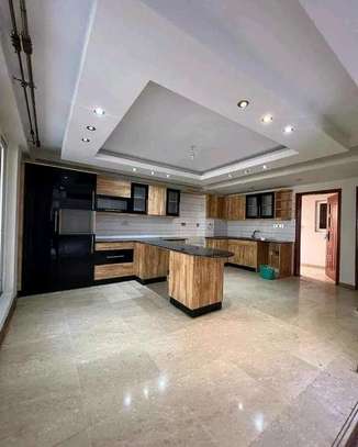 5 Bed Townhouse with En Suite at Lavington Green image 15