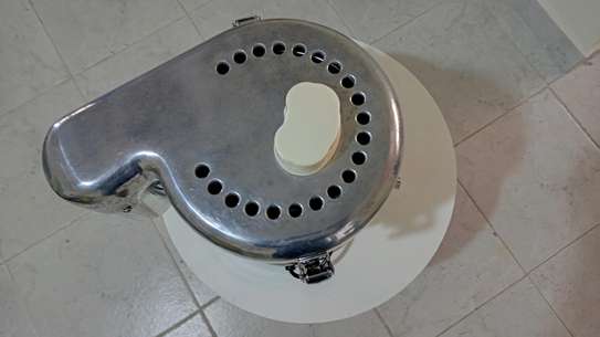 Commercial juicer extractor image 2