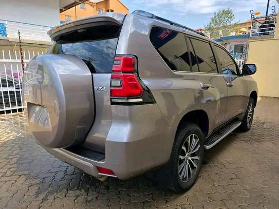 2023 Toyota land cruiser Prado VXL image 14