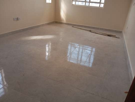 3 Bed House with En Suite in Kitengela image 5