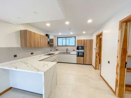 3 Bed Apartment with En Suite in Westlands Area image 1