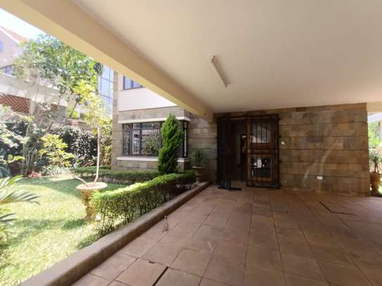 Exceptional 5 Bedrooms Mansionatte  In Lavington image 2