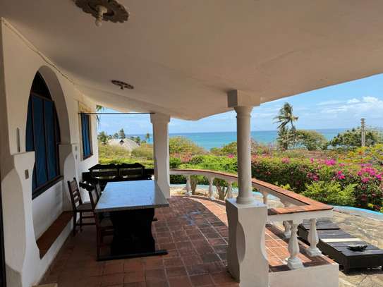 4 Bed Villa with En Suite at Bofa Beach image 7