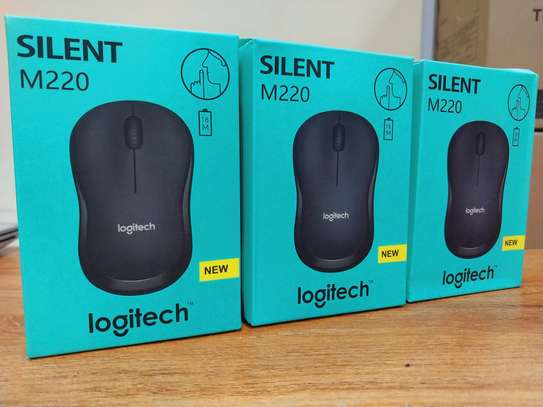 Logitech M220 Silent Wireless Mouse image 2
