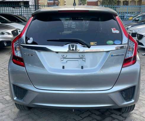 Honda Fit hybrid Silver 2017 image 7