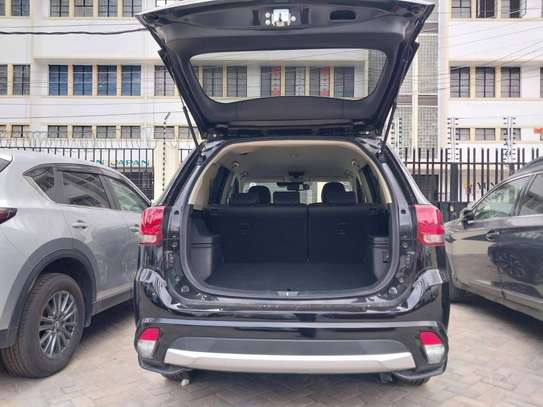 Mitsubishi Outlander Plug in Hybrid image 7