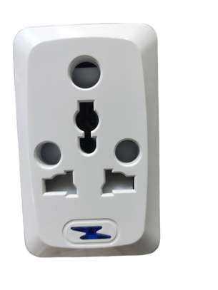 3 Way Universal Premium multiplugs image 1