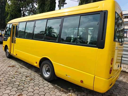 Mitsubishi ROSA 2019 image 6