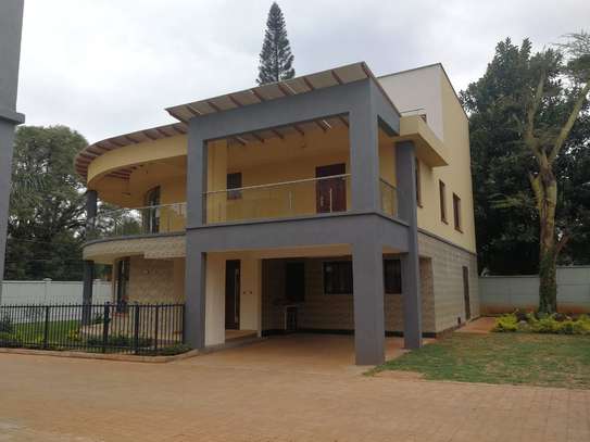 5 Bed Villa with En Suite in Lavington image 1