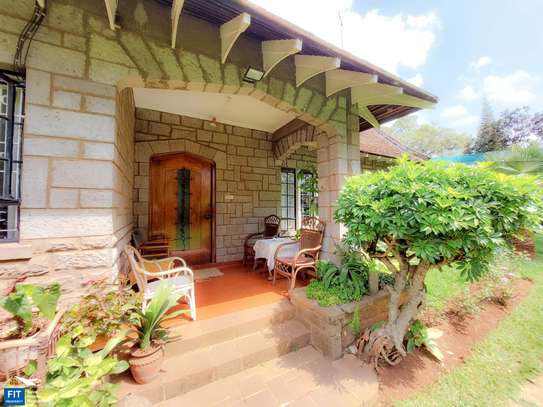 4 Bed House with En Suite at Nairobi image 4