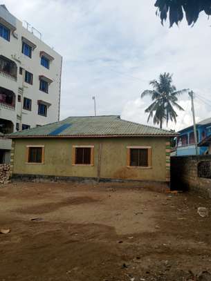 10 Bed House with Borehole at Bamburi image 6