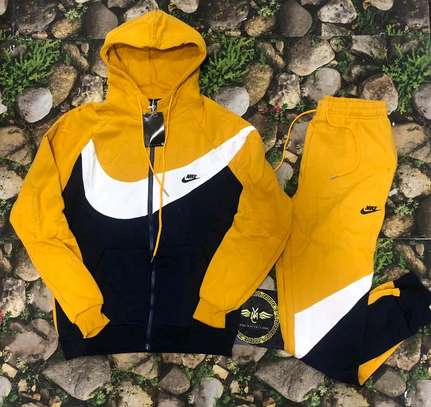 Yellow and sales black nike sweatsuit