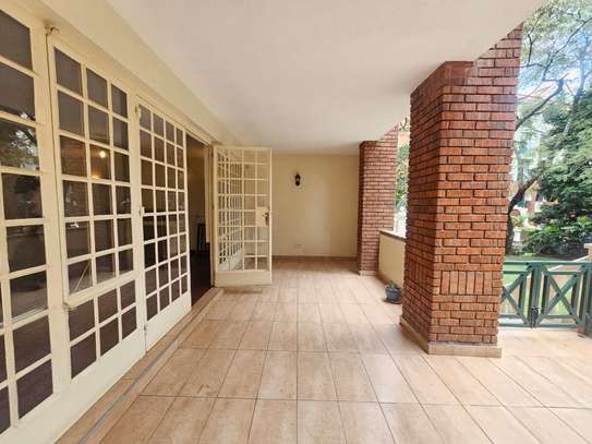4 Bed Apartment with En Suite in Riverside image 19