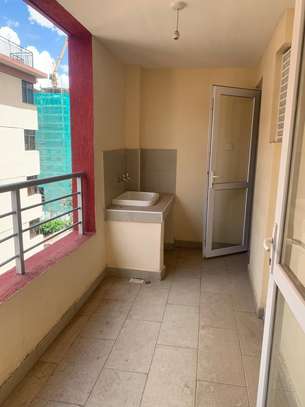 3 bedroom apartment all ensuite with a Dsq image 5