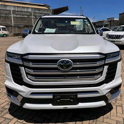 LC300 Land cruiser ZX Diesel 2023 image 1