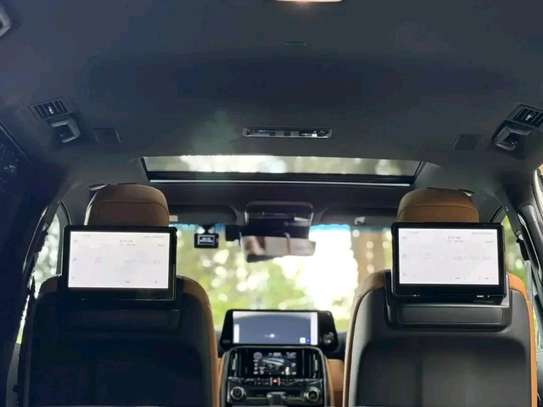 2023 Lexus LX600 image 9