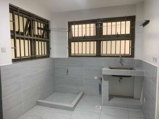 3 Bed Apartment with En Suite in Lavington image 5