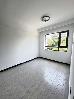 1 Bed Apartment with En Suite in Lavington image 3