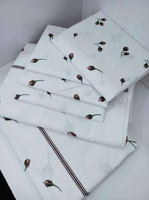 Cotton bedsheets with four pillow cases image 2