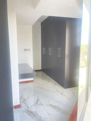 3 Bed Apartment with Swimming Pool in Kileleshwa image 12