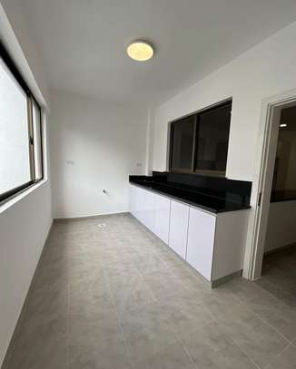 3 Bed Apartment with En Suite in Kileleshwa image 16