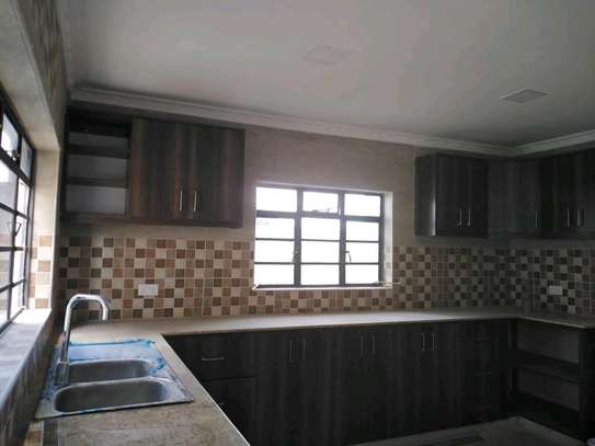 5 bedroom house for sale in Katani image 5