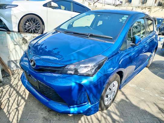 Toyota Vitz blue 🔵 image 5