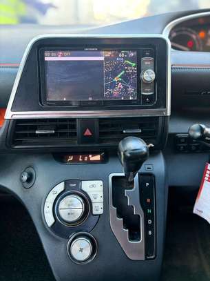 Toyota sienta 2wd 2015 7 seater image 4