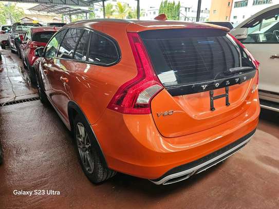 Volvo V60  (Hire Purchase available) image 5