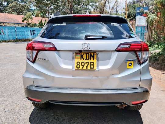 HONDA VEZEL HYBRID 2016 MODEL.. image 2