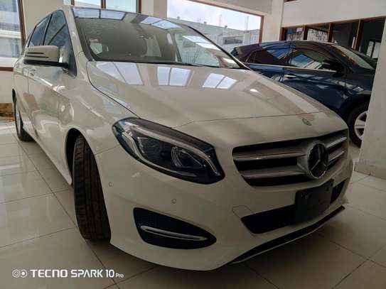 Mercedes Benz B180 with sunroof 2016model image 4