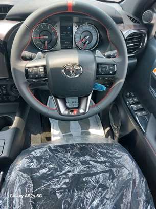 Toyota Hilux double cabin black 2019 diesel image 9