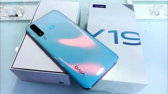 Vivo Y19 | RAM: 6 GB| Internal Storage: 128 GB image 2