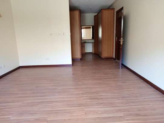 4 Bed Townhouse with En Suite in Kyuna image 12
